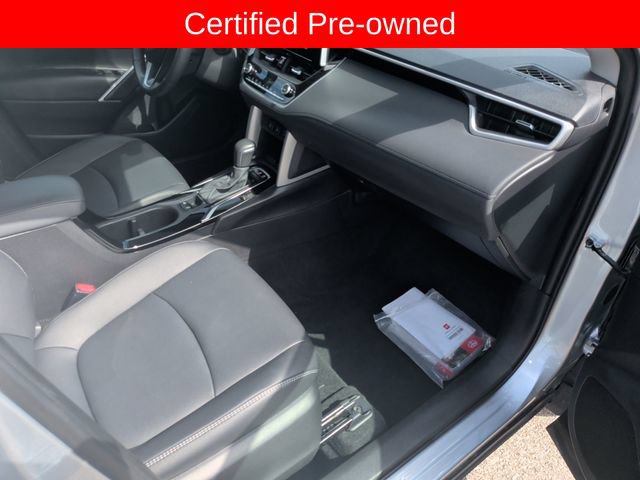 Used 2025 Toyota Corolla Cross XLE FWD image 28