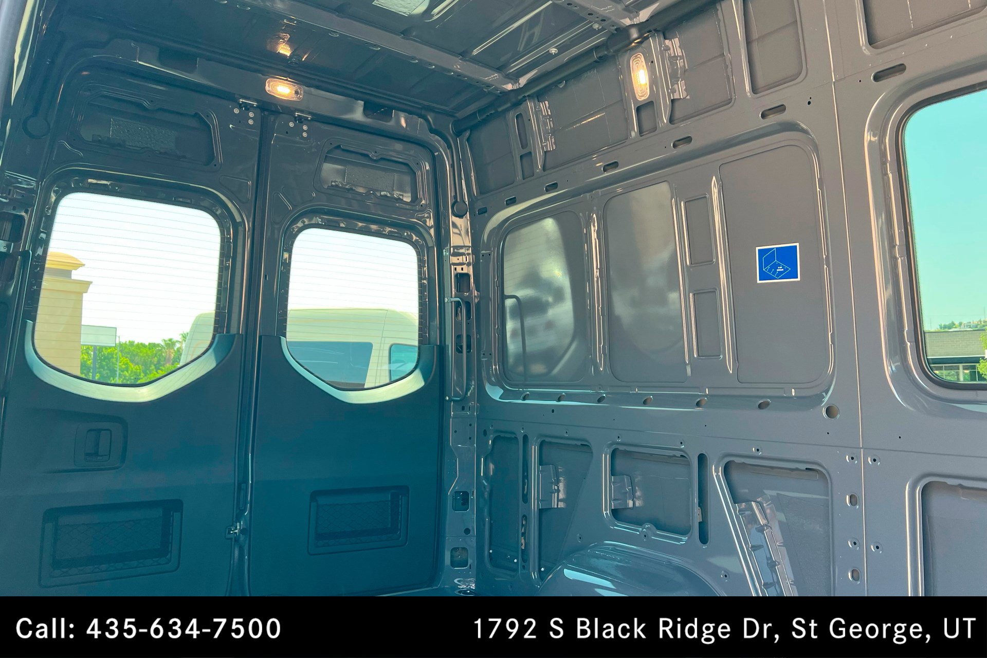 Used 2025 Mercedes-Benz Sprinter 2500 image 19