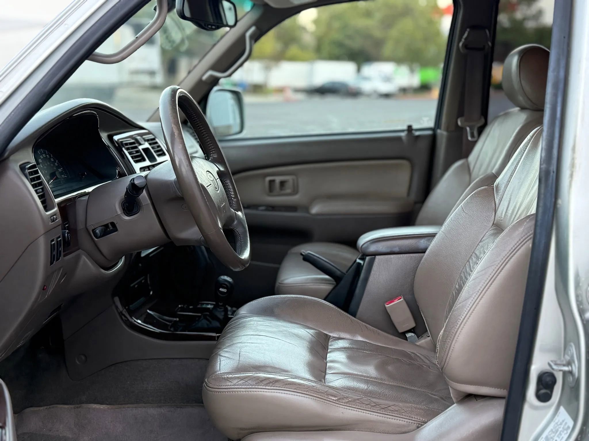 Used 2001 Toyota 4Runner Limited image 24