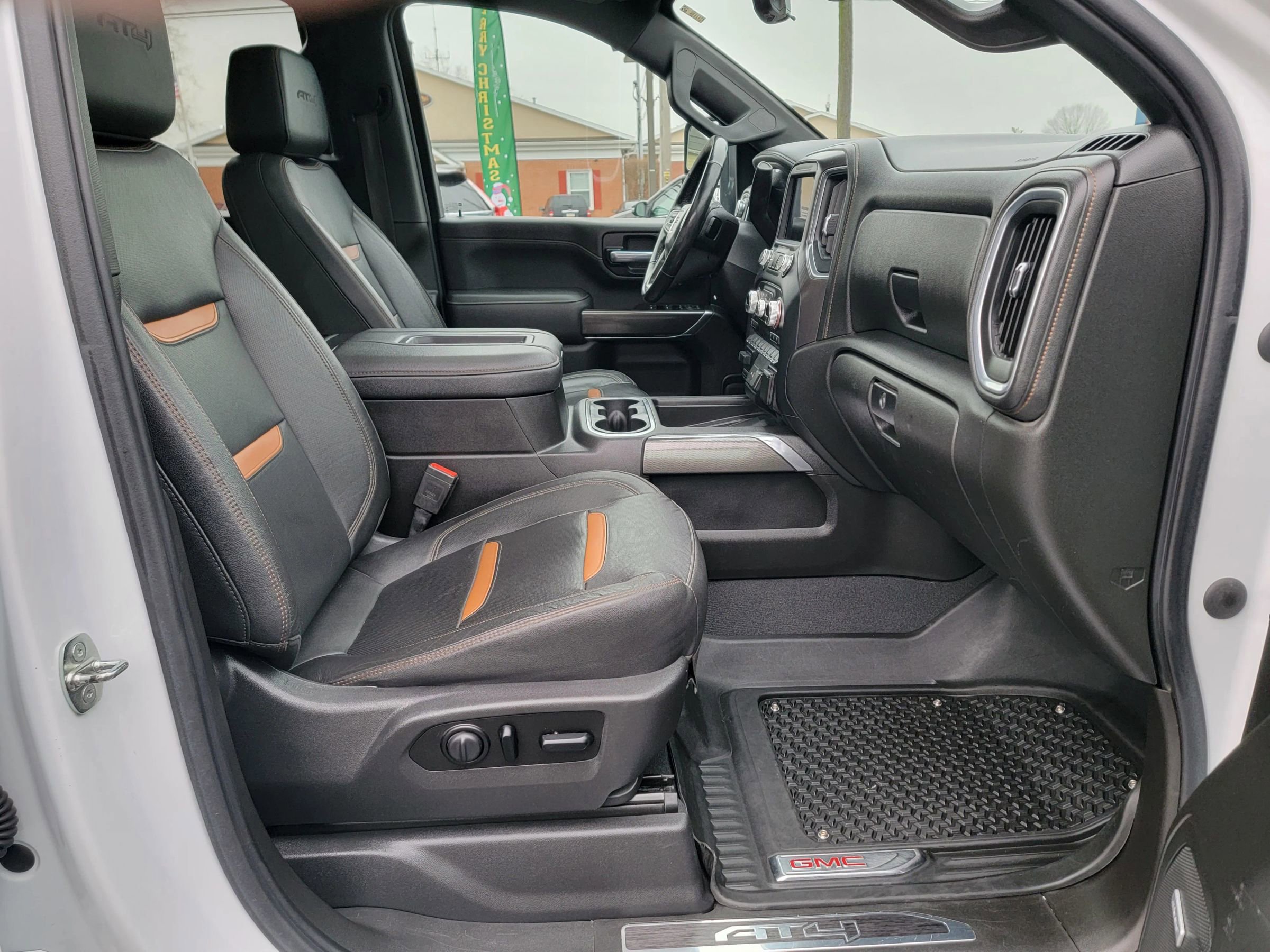 Used 2021 GMC Sierra 2500 AT4 w/ AT4 Premium Plus Package image 12