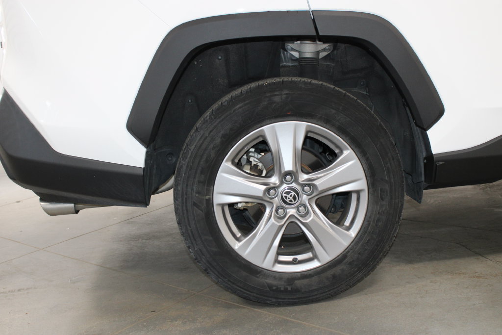 Used 2023 Toyota RAV4 XLE FWD image 58