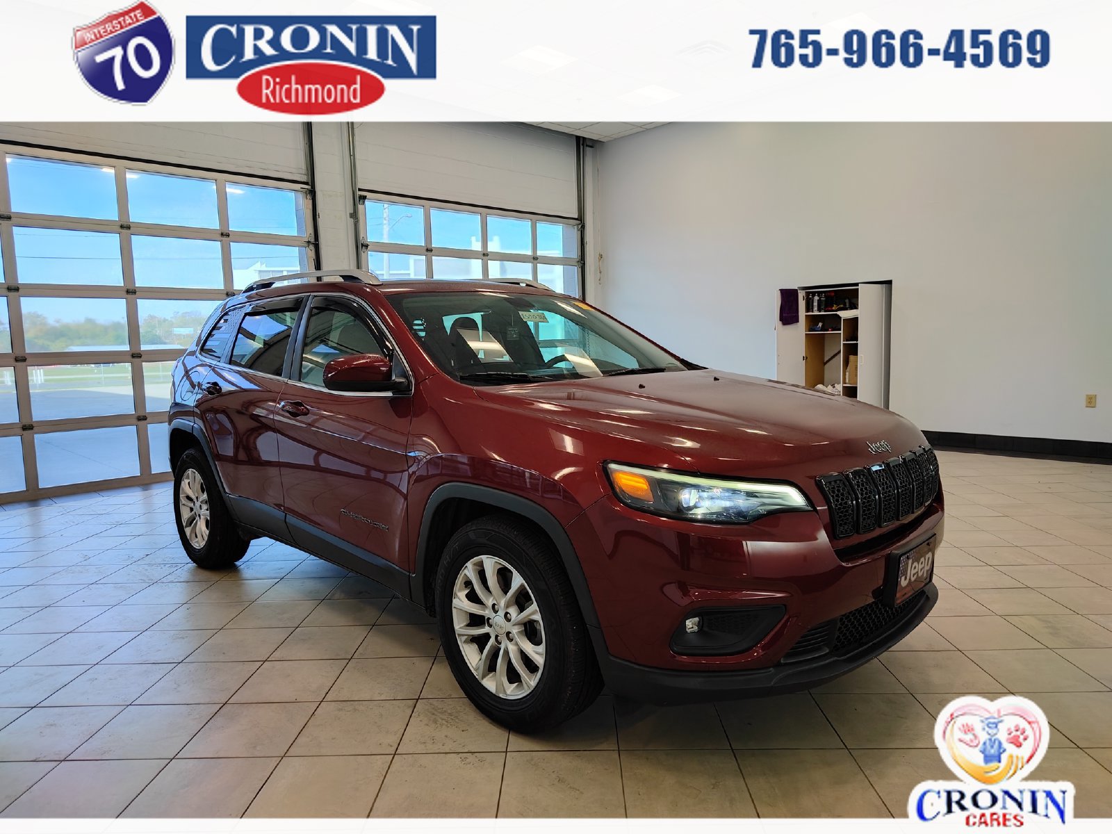 Used 2019 Jeep Cherokee Latitude w/ Cold Weather Group FWD image 1