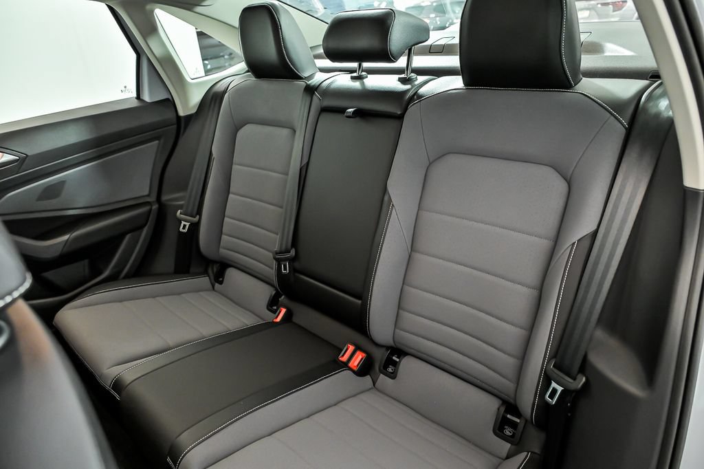New 2026 Volkswagen Jetta SE FWD image 9
