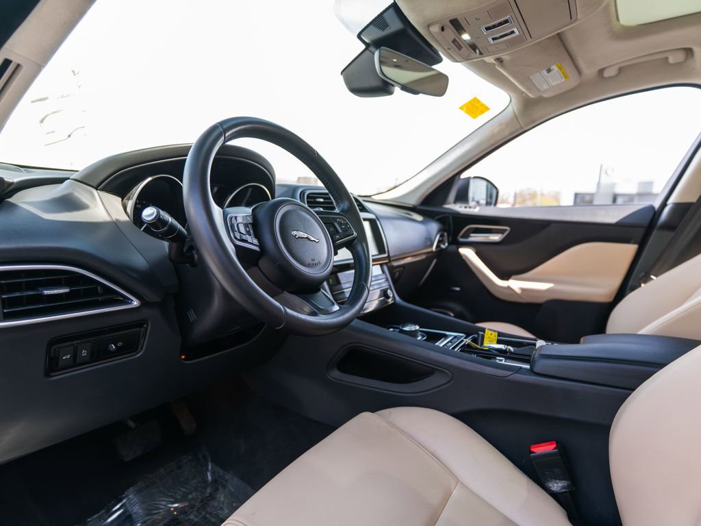 Used 2020 Jaguar F-PACE Premium AWD/4WD image 4