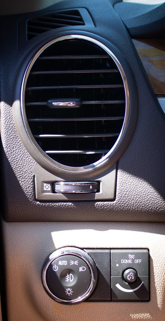 Used 2012 Buick Enclave Leather w/ LPO, Cargo Convenience Pkg FWD image 8