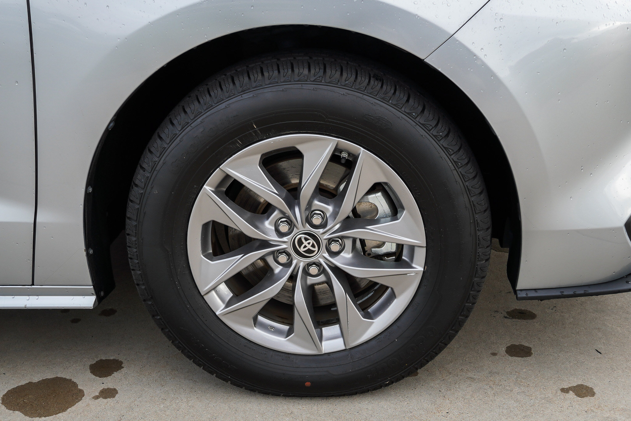 Certified 2025 Toyota Sienna LE AWD/4WD image 10