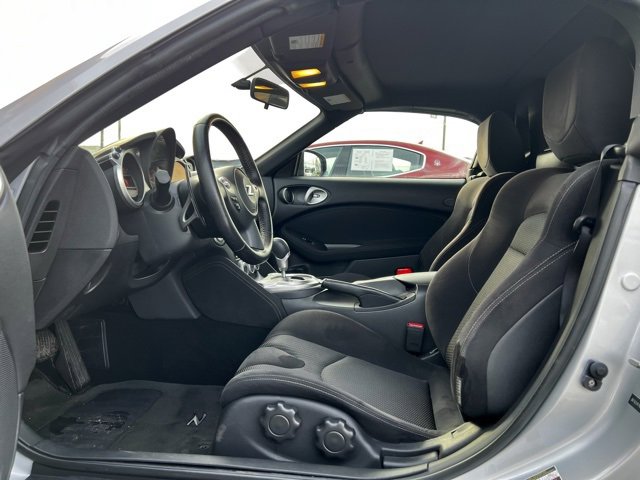 Used 2017 Nissan 370Z Roadster image 13