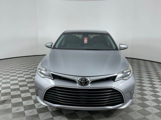 Used 2018 Toyota Avalon XLE image 2