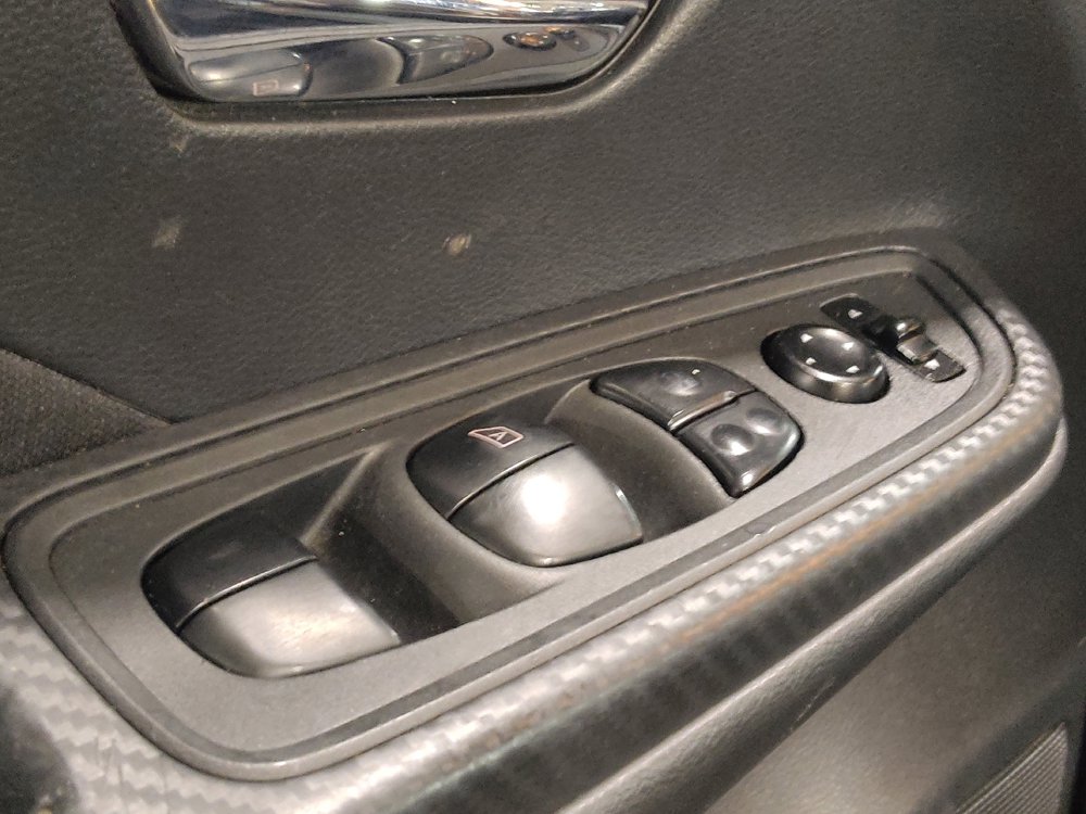 Used 2021 Nissan Versa SV FWD image 27