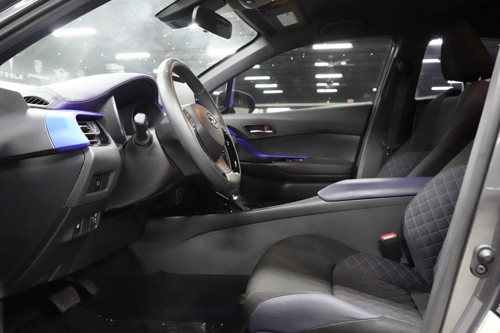 Used 2021 Toyota C-HR XLE FWD image 10