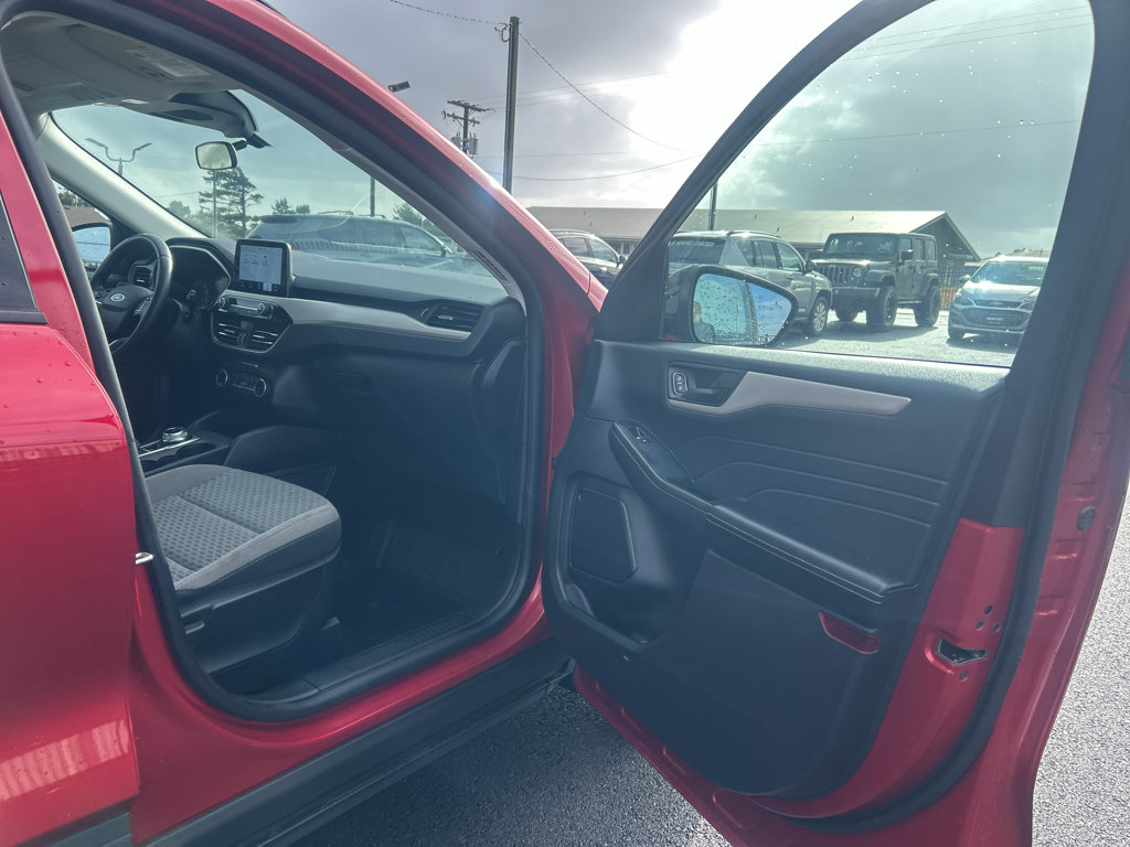 Used 2022 Ford Escape SE w/ SE Sport Appearance Package AWD/4WD image 28