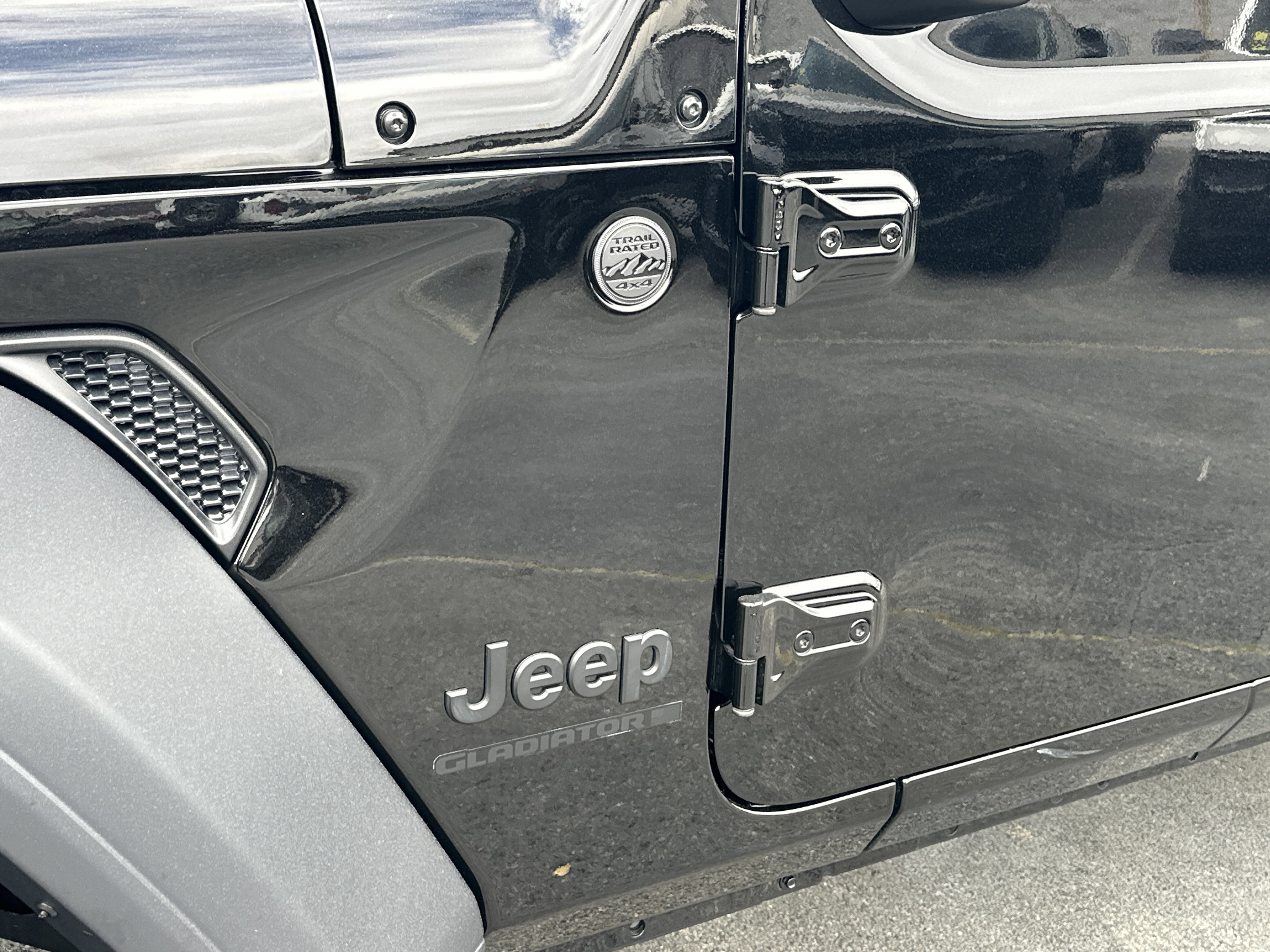 Used 2023 Jeep Gladiator Sport image 14