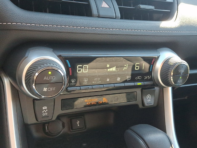 Used 2022 Toyota RAV4 XLE AWD/4WD image 14