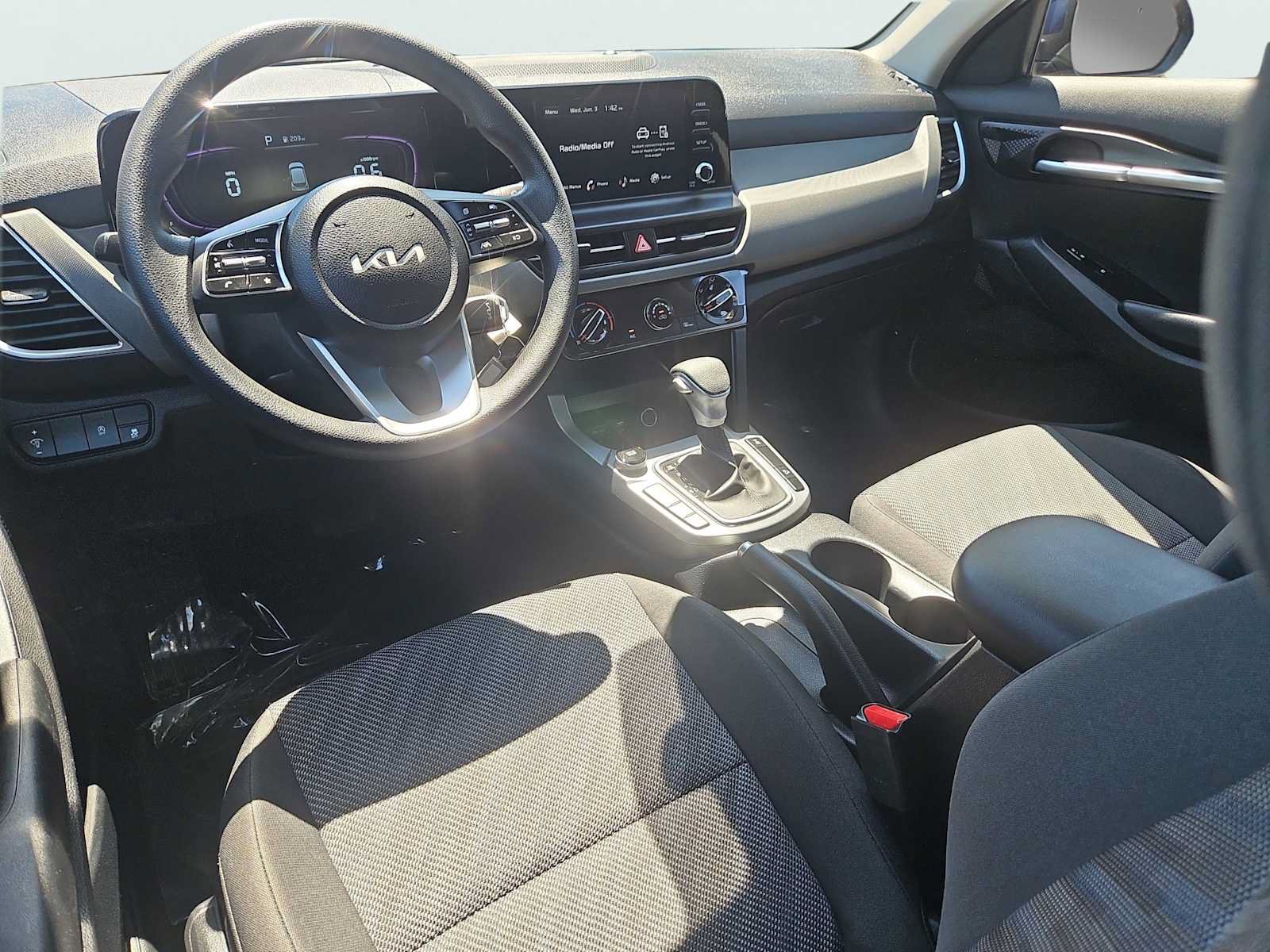 Used 2025 Kia Seltos LX AWD/4WD image 11