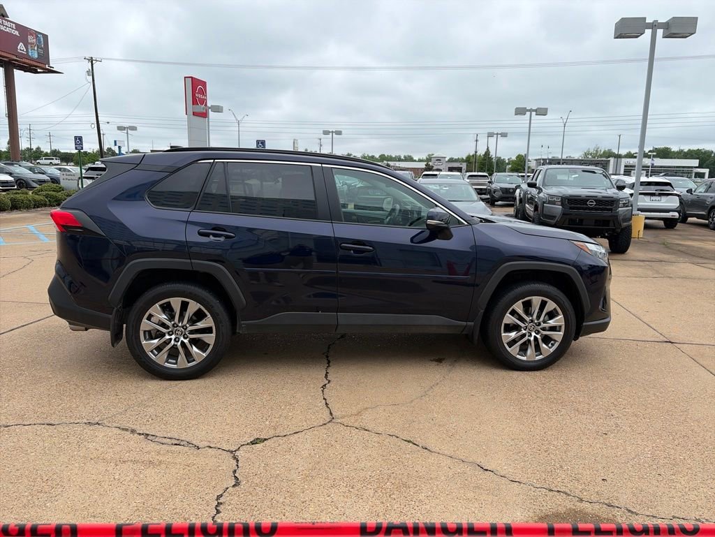 Used 2023 Toyota RAV4 XLE Premium FWD image 5