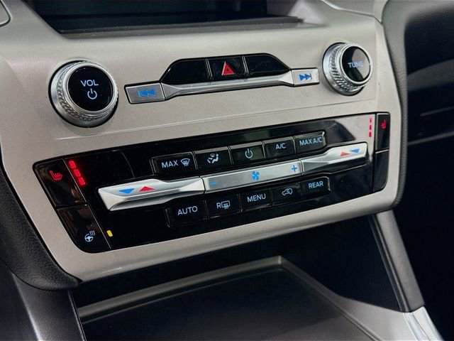 Certified 2022 Ford Explorer XLT w/ Equipment Group 202A image 15