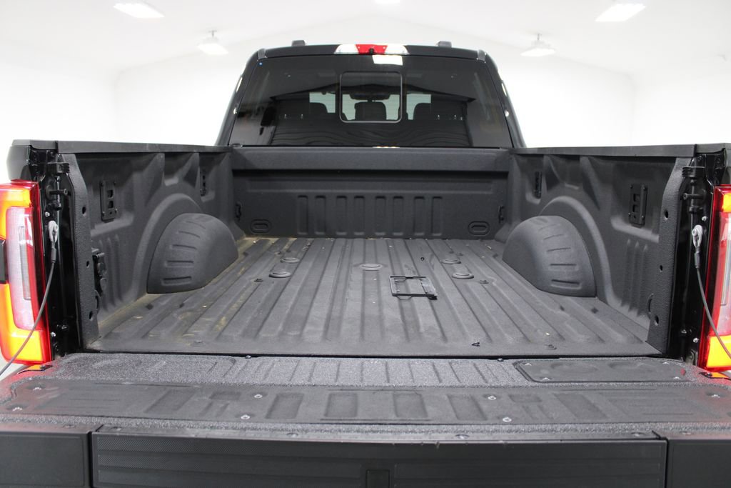 Used 2025 Ford F350 Platinum image 18