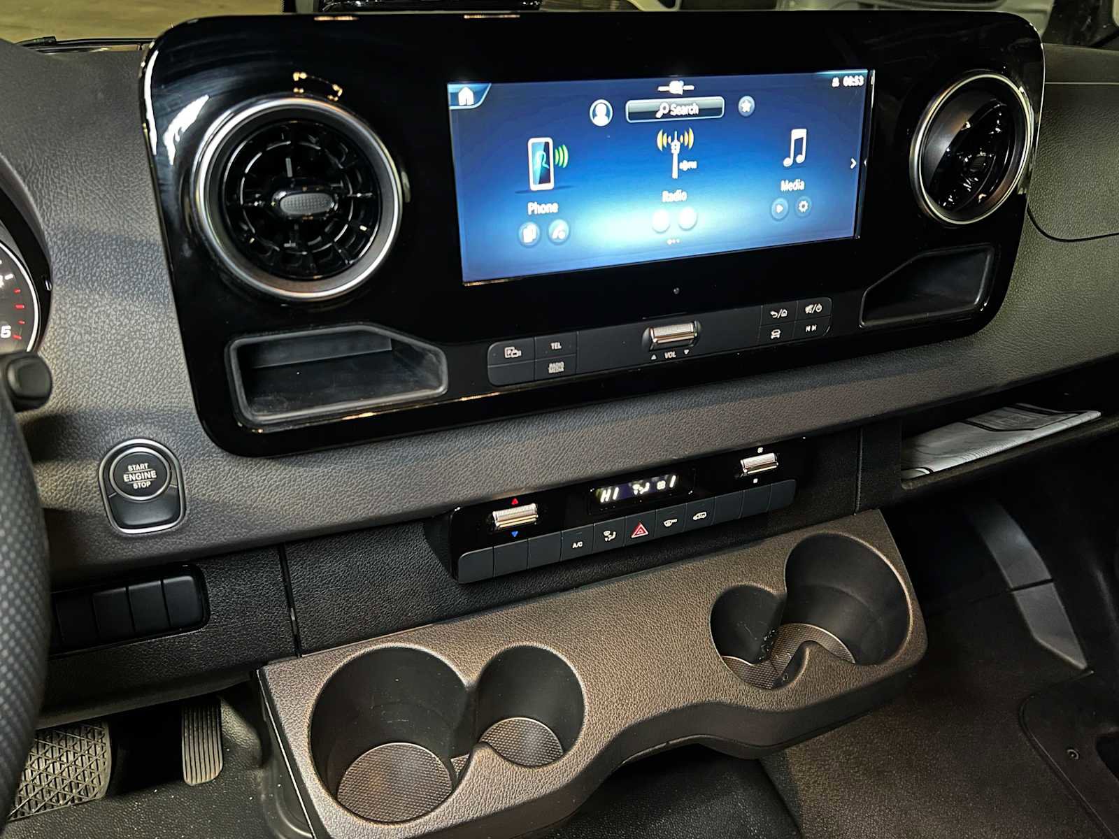 Used 2025 Mercedes-Benz Sprinter 2500 image 30