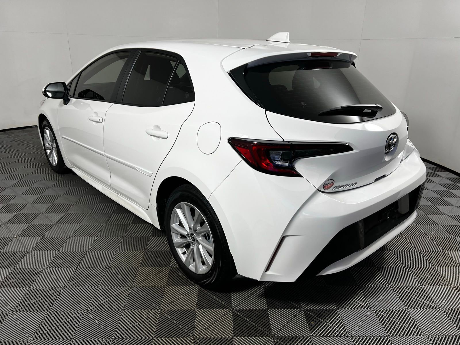 Certified 2025 Toyota Corolla SE w/ SE Package image 7