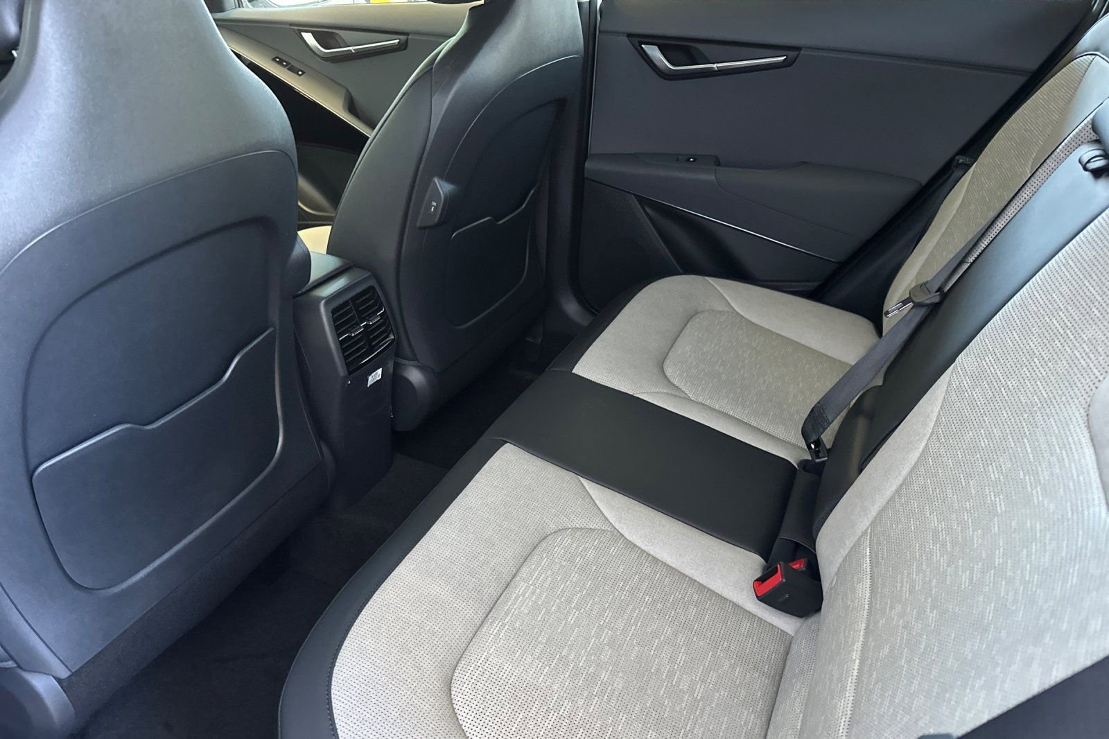 New 2026 Kia Niro FWD image 12