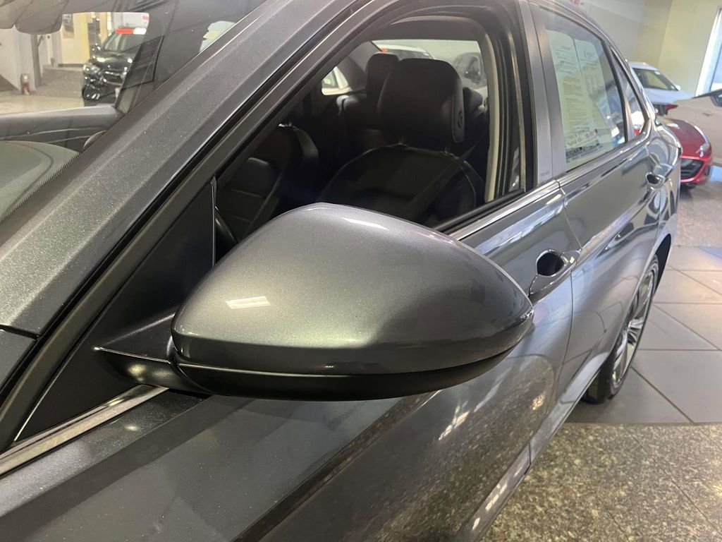 Used 2023 Volkswagen Jetta SE image 12