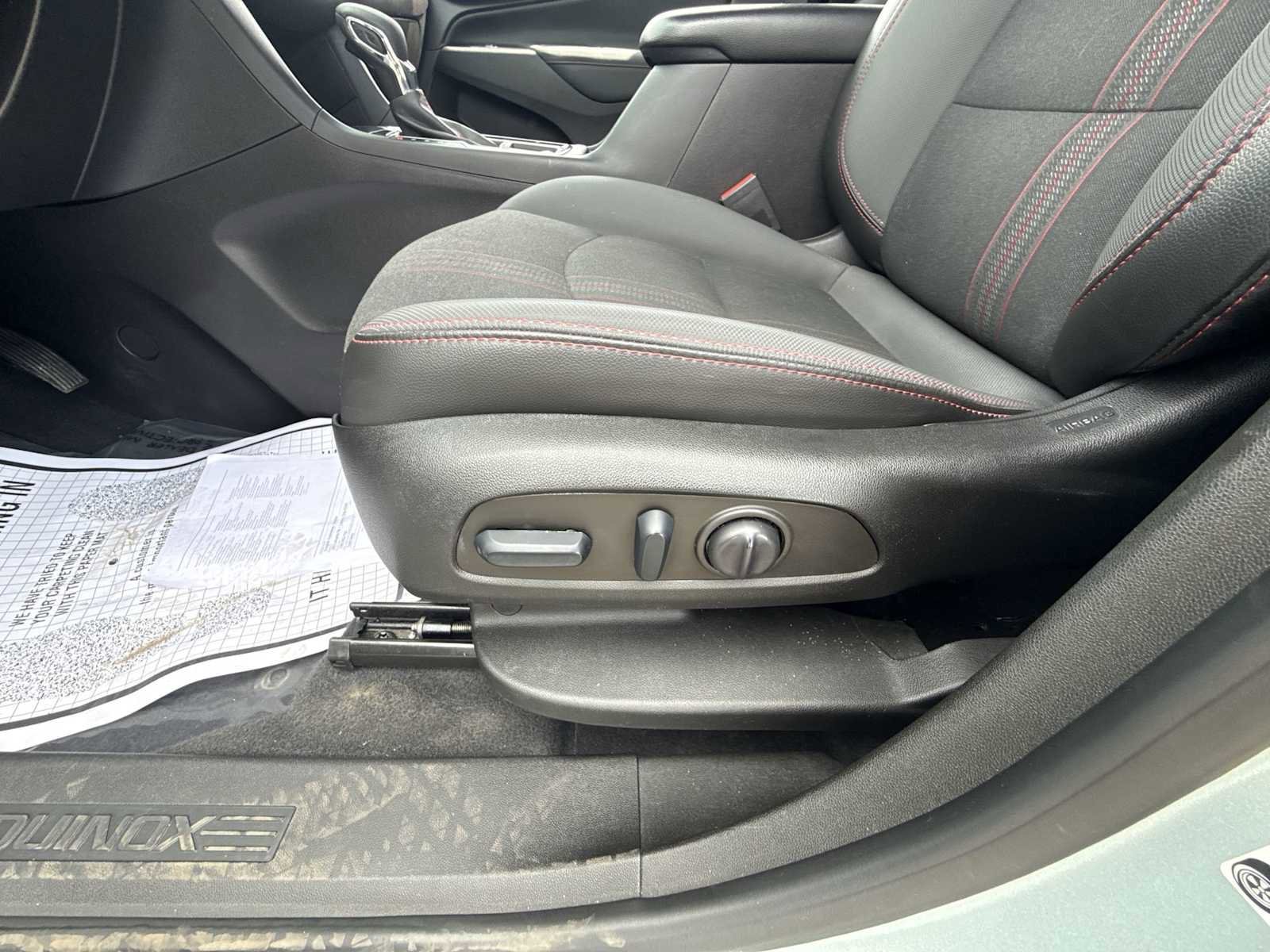 Certified 2022 Chevrolet Equinox RS w/ Infotainment Package image 14