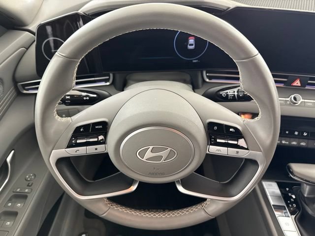 Certified 2025 Hyundai Elantra SEL FWD image 30