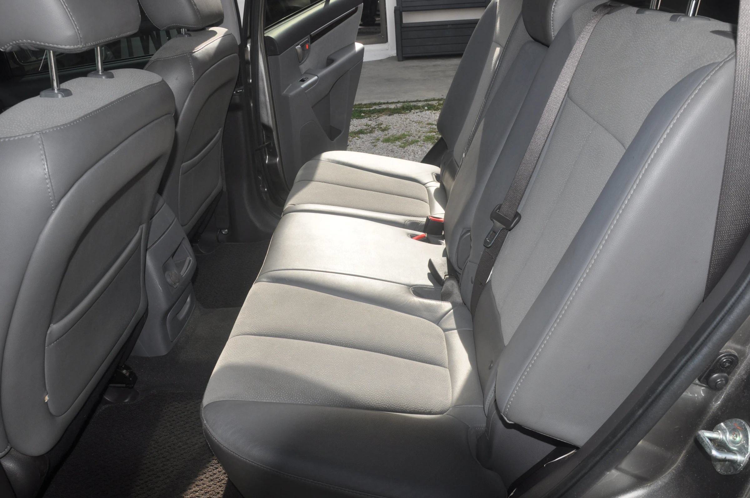 Used 2011 Hyundai Santa Fe SE FWD image 16
