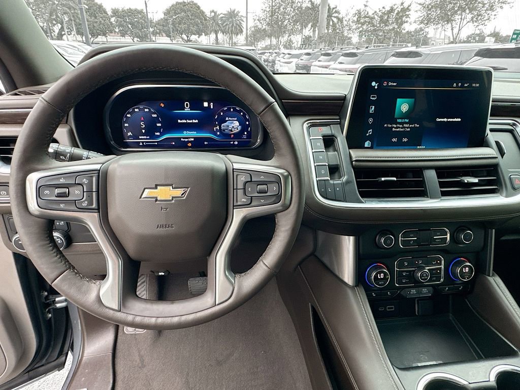 Used 2022 Chevrolet Suburban LT w/ Luxury Package image 12