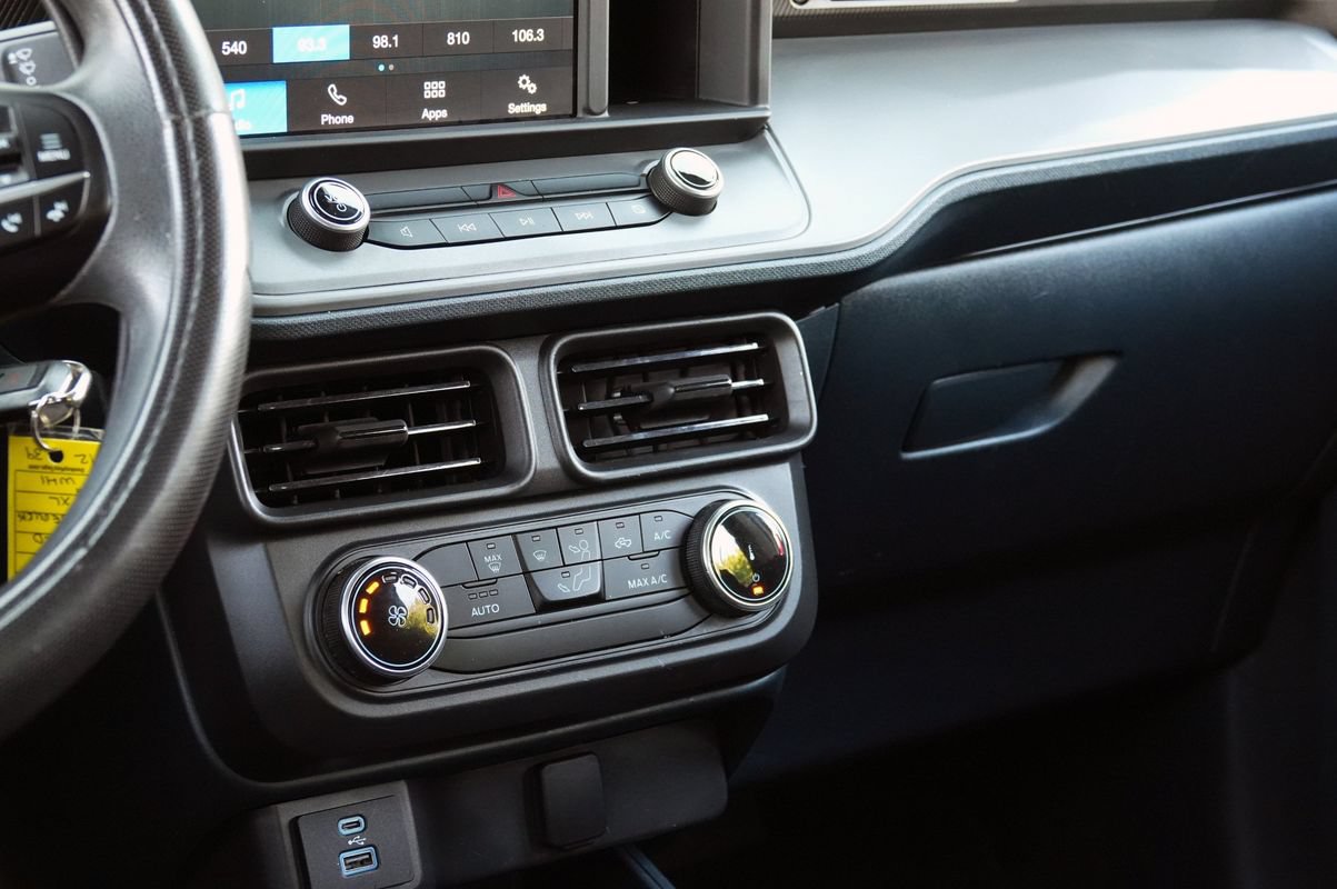 Used 2023 Ford Maverick XL FWD image 9