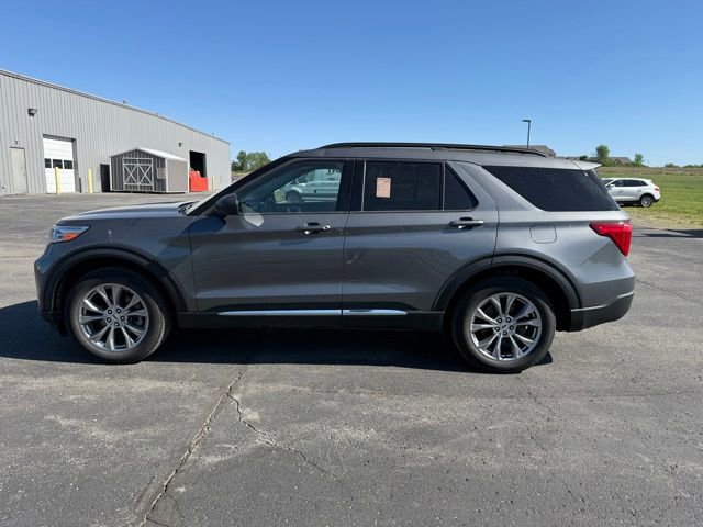 Used 2023 Ford Explorer XLT w/ Equipment Group 202A AWD/4WD image 7