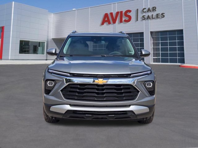 Used 2025 Chevrolet TrailBlazer LT AWD/4WD image 2