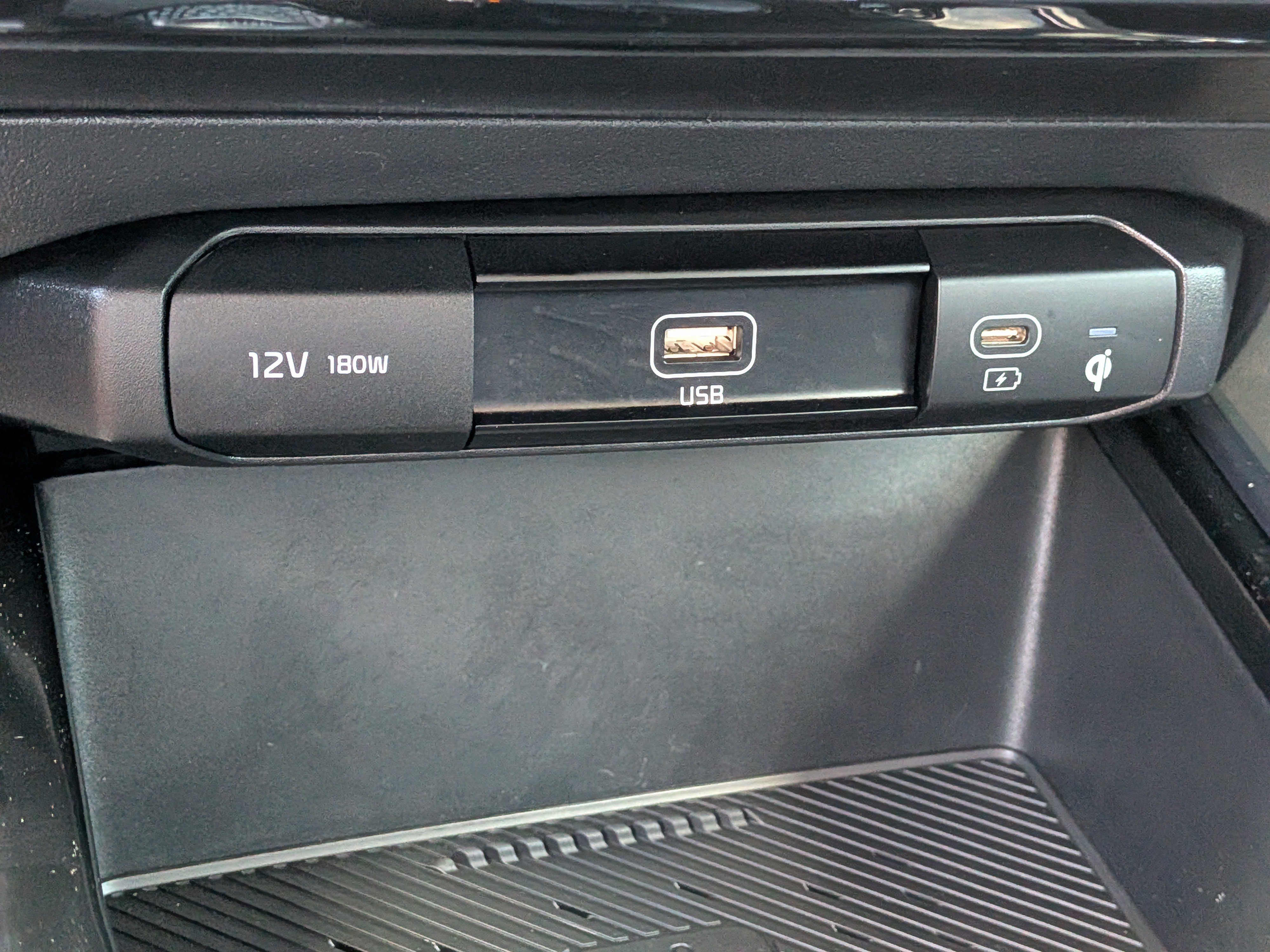 Used 2024 Kia Niro EX image 33