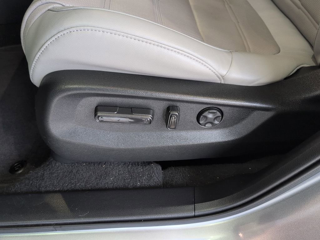 Used 2020 Honda CR-V EX-L image 11