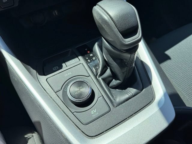 Used 2023 Toyota RAV4 LE AWD/4WD image 13