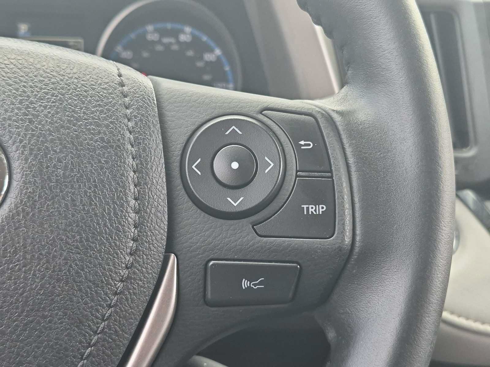Used 2018 Toyota RAV4 XLE w/ Plus Extra Value Package FWD image 24