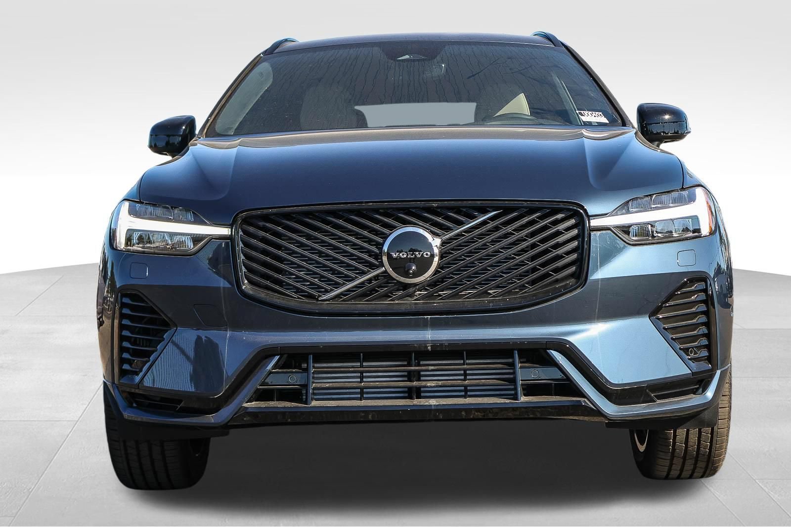 New 2026 Volvo XC60 T8 Plus w/ Climate Package AWD/4WD image 2
