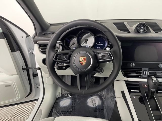 New 2025 Porsche Macan S image 39