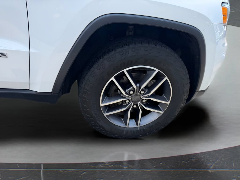 Used 2020 Jeep Grand Cherokee Laredo w/ Quick Order Package 2BN North AWD/4WD image 12