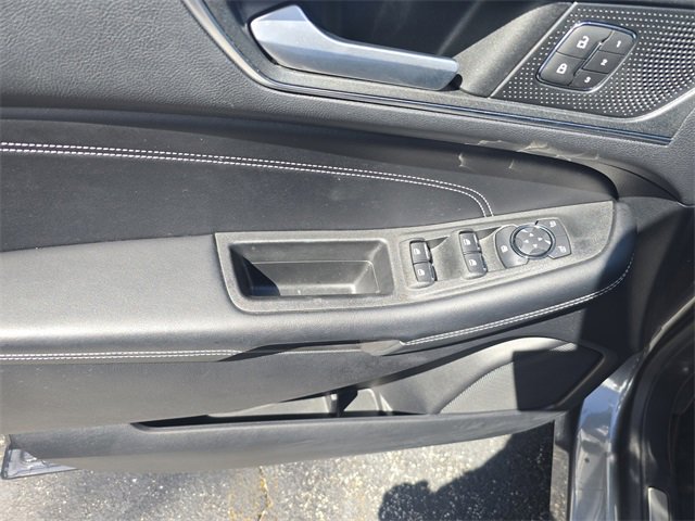 Used 2022 Ford Edge Titanium image 19