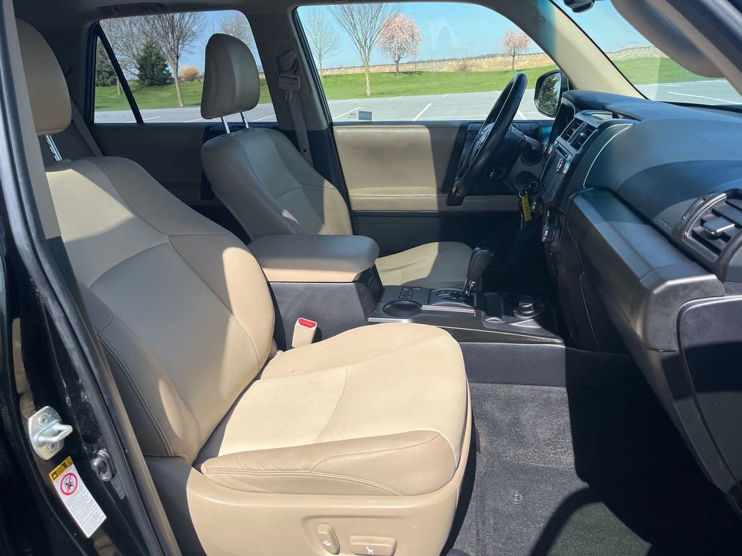 Used 2016 Toyota 4Runner SR5 Premium image 26