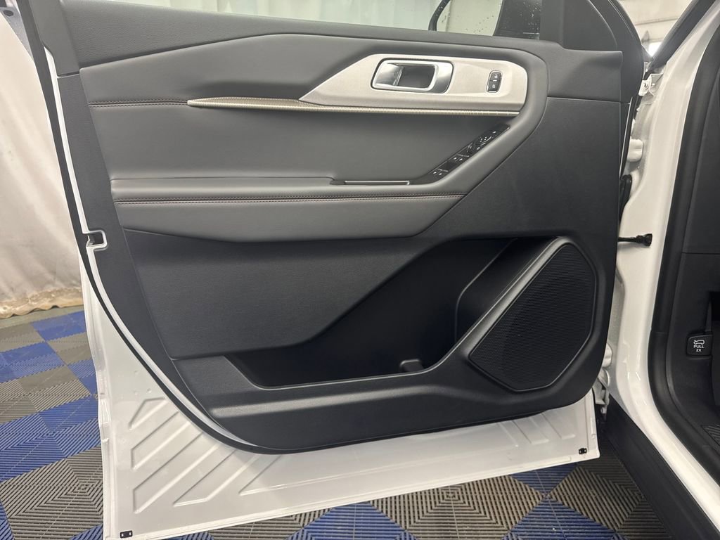 New 2026 Ford Explorer Active AWD/4WD image 10