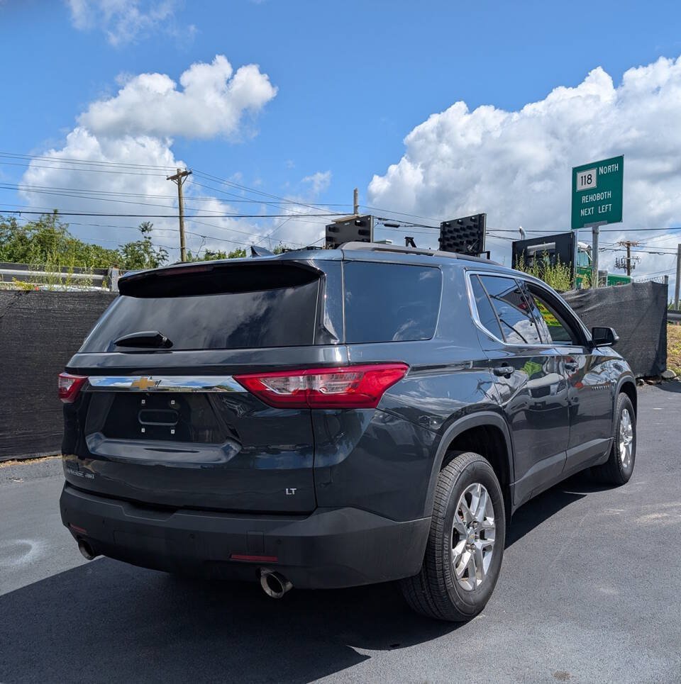 Used 2021 Chevrolet Traverse LT AWD/4WD image 3