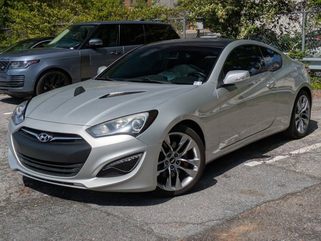 Used 2013 Hyundai Genesis 3.8 RWD image 1