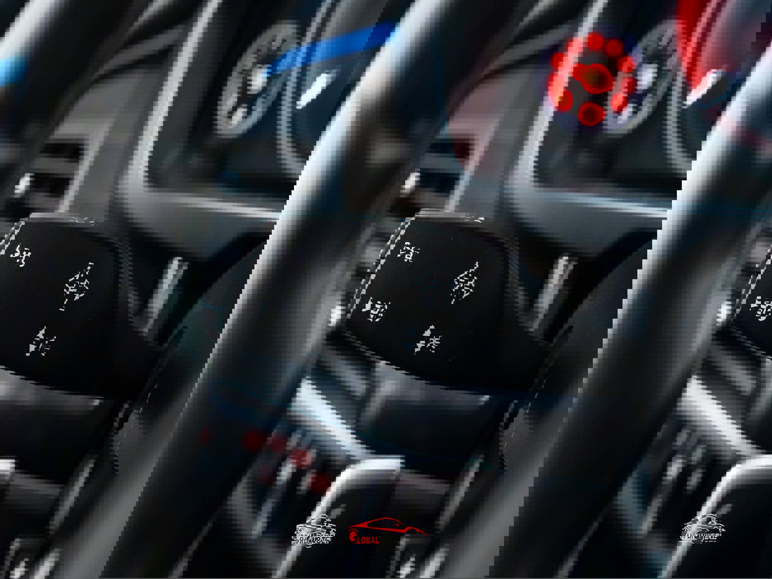 Used 2019 BMW X6 xDrive50i w/ M Sport Package image 30