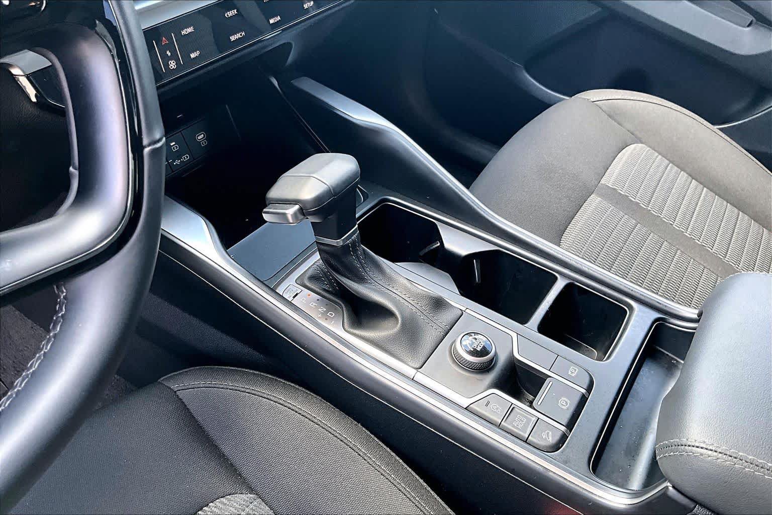 Certified 2026 Kia Sorento LX FWD image 14