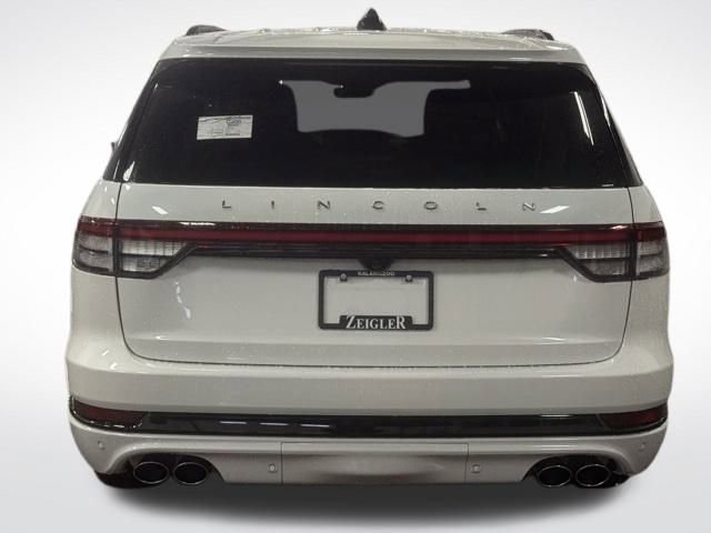 New 2026 Lincoln Aviator AWD image 7