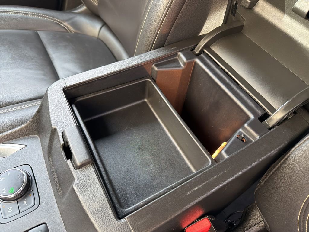 Used 2023 Chevrolet Traverse LT image 32