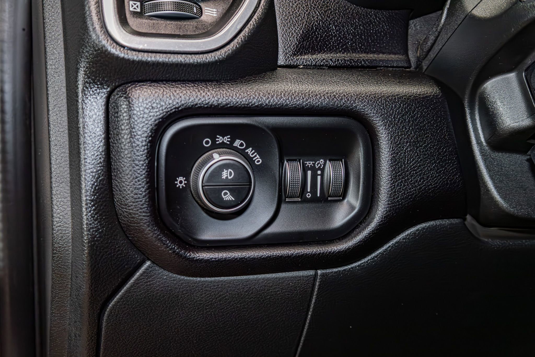 Used 2021 RAM 3500 Laramie w/ Night Edition AWD/4WD image 17