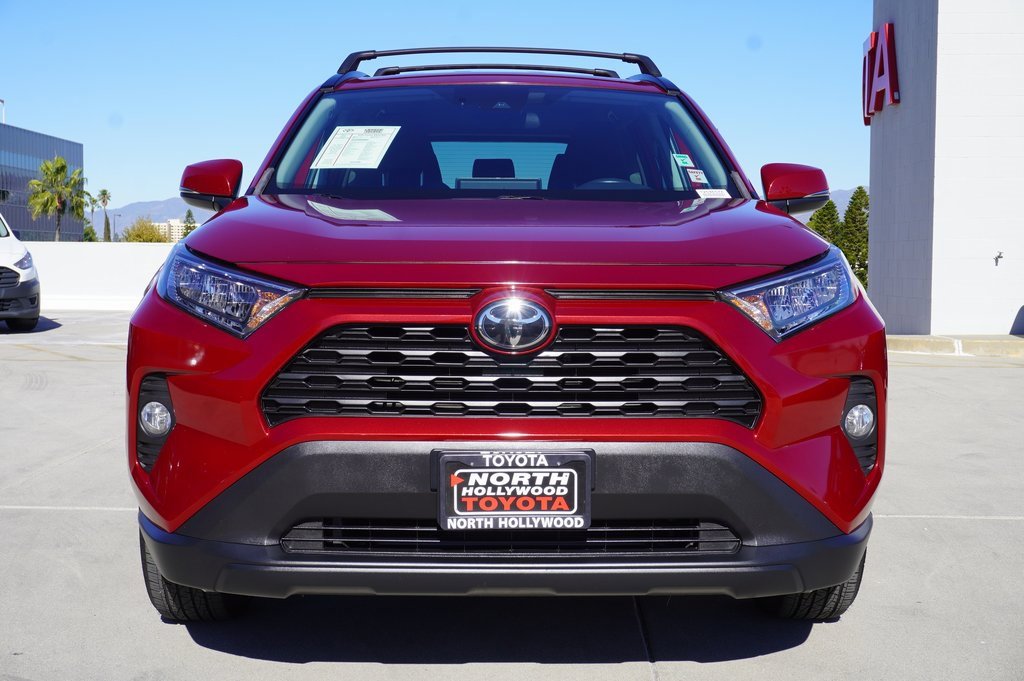Used 2020 Toyota RAV4 XLE image 3